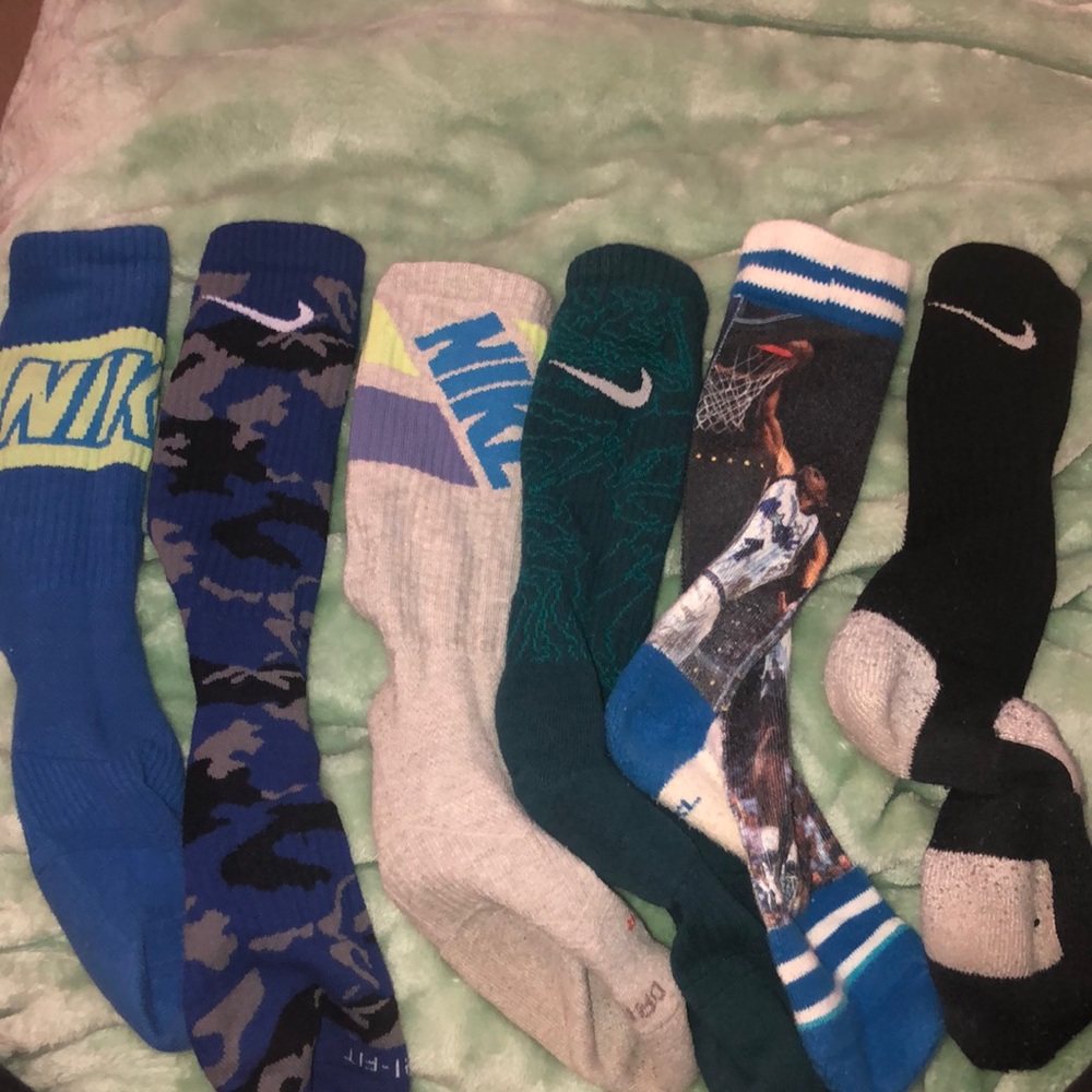 6 pairs of Nike Socks: Elite, Basketball